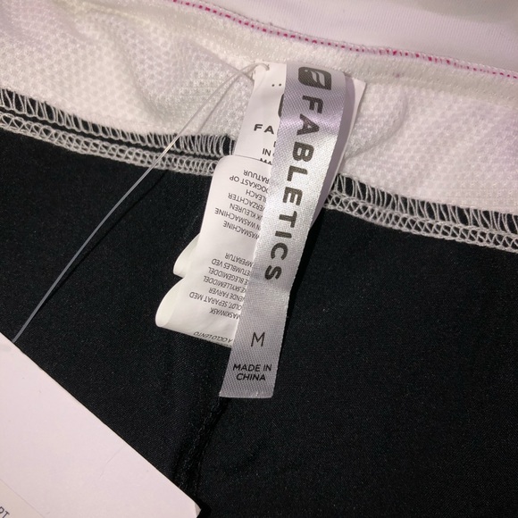 NWT Fabletics Riho Shorts size Medium - Picture 4 of 6